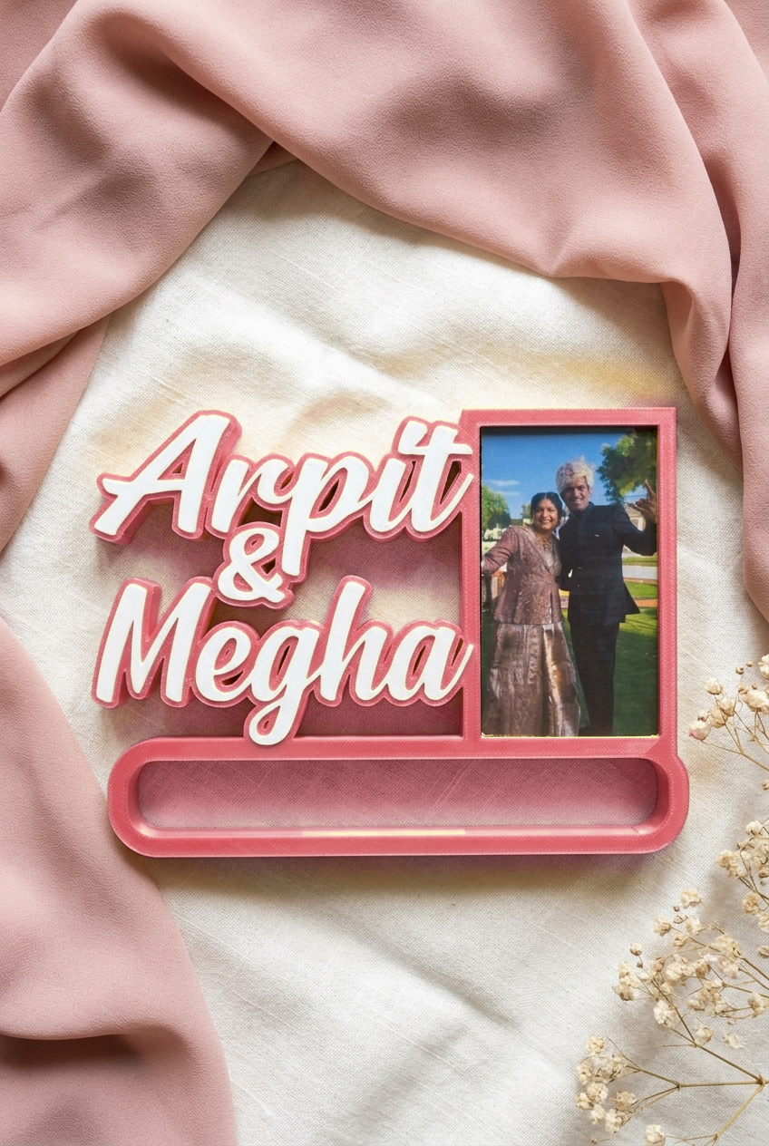 EverUs — Personalized Couple Name Photo Frame